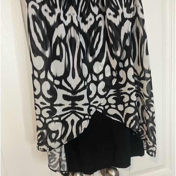 Black & White Dress - Picture 3 of 7